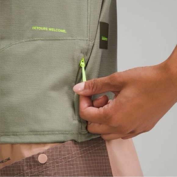 Lululemon Lightweight Cinched Hem Hiking T-ShirtLaurel Green Top Shirt - Picture 5 of 6